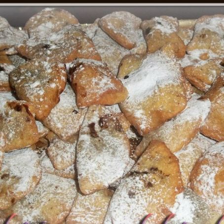 Ravioli fritti alla ricotta e cioccolato