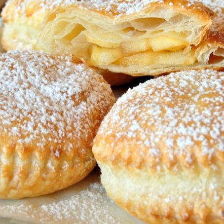 Sfogliatine ripiene di mele caramellate