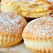 Sfogliatine ripiene di mele caramellate