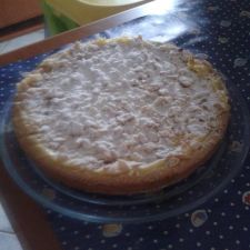 Torta della nonna con mandorle e pinoli