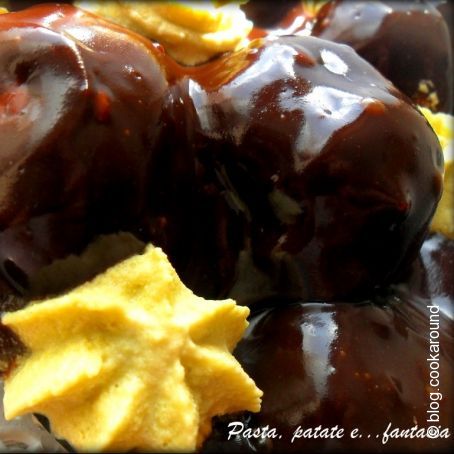 Profiteroles con panna al pistacchio