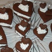 CUORI AL CACAO FARCITI CON PANNA