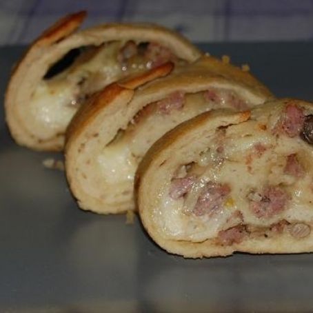 Rotolo funghi, salsicce e provola