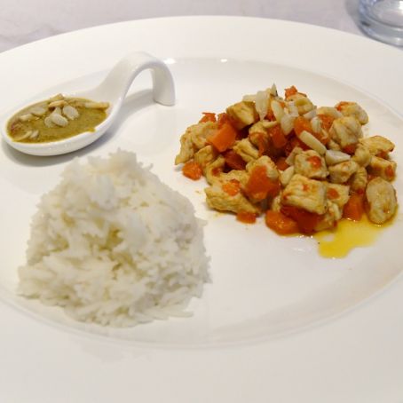 Riso
basmati con jerk chicken e mela caramellata