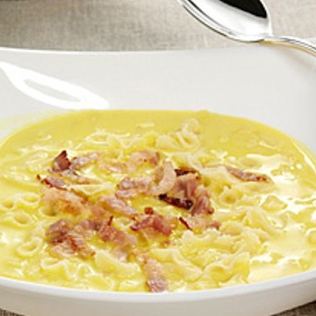 FARFALLINE IN ZUPPA DI PATATE CON ZAFFERANO, PANCETTA E POMODORO