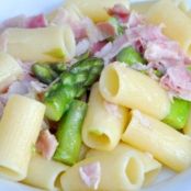 Pasta con asparagi e prosciutto cotto