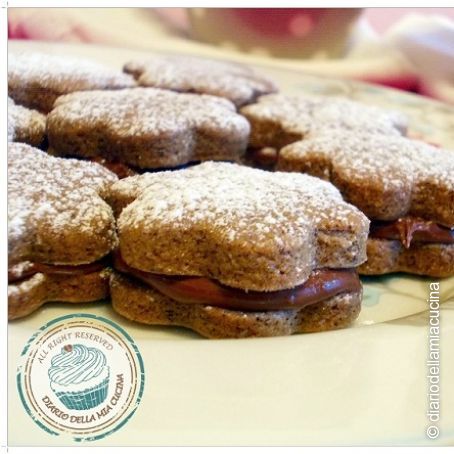 Biscotti al caffè con ripieno di nutella