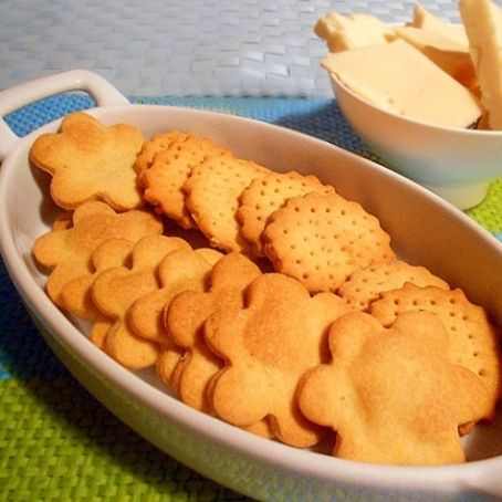 BISCOTTI AL FORMAGGIO