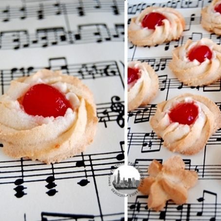 Biscotti con mandorle e canditi