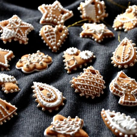 BISCOTTI SPEZIATI DI NATALE