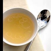 Pasta con il brodo di pesce