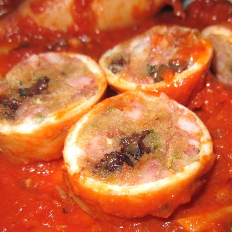 CALAMARI RIPIENI AL SUGO