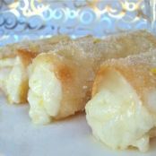 CANNOLI CON BIANCOMANGIARE