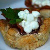 Antipasto veloce cestini di sfoglia con salame