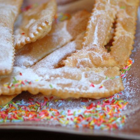 CHIACCHIERE FRAGRANTI DI CARNEVALE