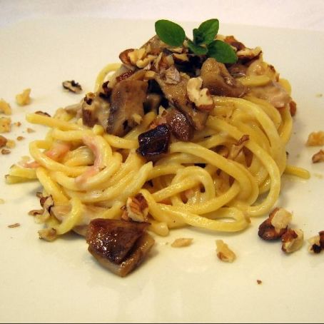 Tagliatelle funghi porcini e noci