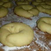 Ciambelline all'uvetta - Tappa 2