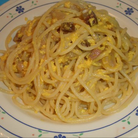 spaghetti alla carbonara con verdure
