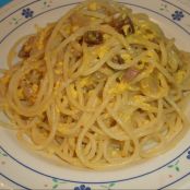 spaghetti alla carbonara con verdure