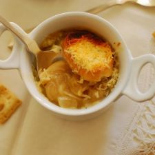 Zuppa di cipolla francese