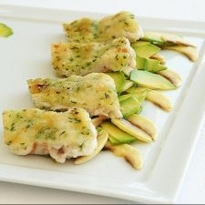 Lavarello in tempura, avocado e funghi