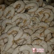 Cornetti con mandorle al profumo di vaniglia