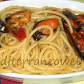 SPAGHETTI CON LE COZZE E POMODORINI PACHINO