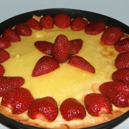 Crostata con crema e fragole