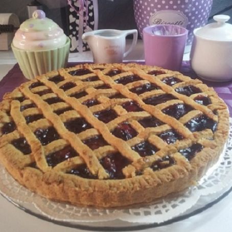 Torta-Crostata con confettura di ciliege