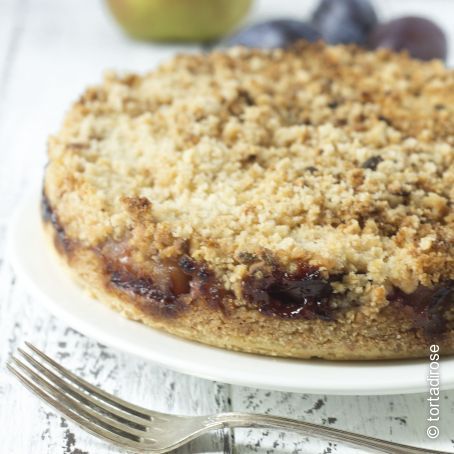 Crumble di prugne e pere
