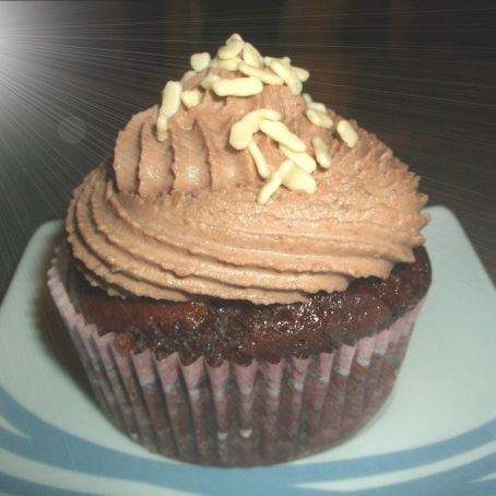 CUPCAKES AL CIOCCOLATO CON MORBIDA GANACHE AL CAFFÈ