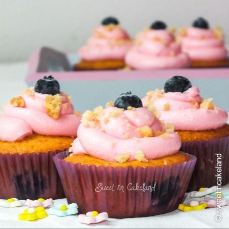 Cupcakes ai mirtilli e crumble alle mandorle