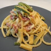 Bucatini golosi con zucchine speck e scamorza