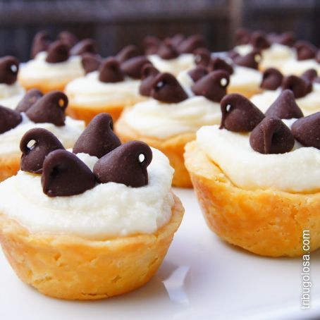 Crostatine al mascarpone, ricotta e gocce di cioccolato