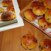 Pan mattino all'arancia con gocce di cioccolato e miele di castagno