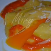 Raviolone di patate e pecorino con tuorlo fondente e salsina di pomodoro fresco - Tappa 9