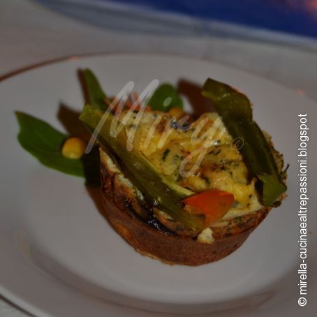 Muffin di frittata ai peperoni e basilico