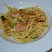 Trofie con zucchine, gamberi e bottarga