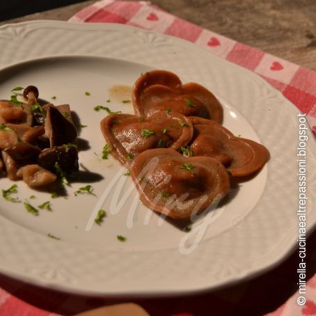 Cuoricini piccanti ripieni con funghi e gamberetti di San Valentino