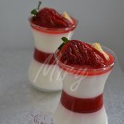 Panna cotta allo zenzero con gelèe di fragole