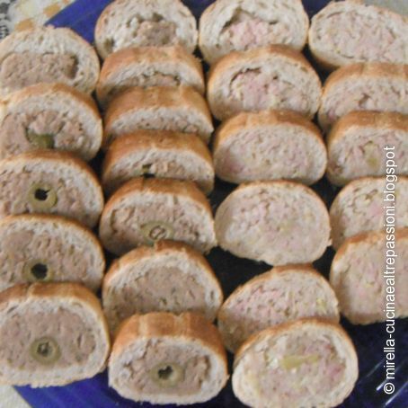 Rotolini di baguette farcita