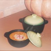 Crema di zucca, patate e cipolle al sapore di curry, gratinata al forno con pecorino e dadini di speck!