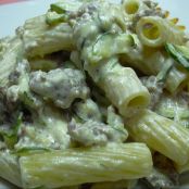 Rigatoni con salsiccia, zucchine e panna