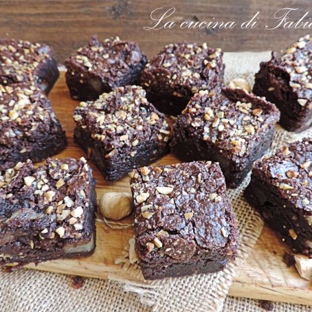 Brownies pere e nocciole