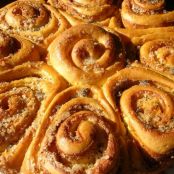 Torta delle rose con crema pasticcera