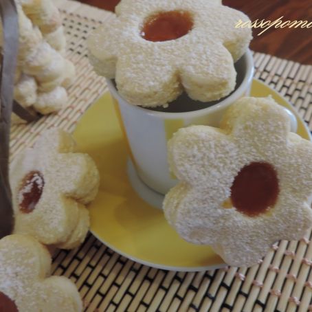 Fiori di mais e mandorle con marmellata