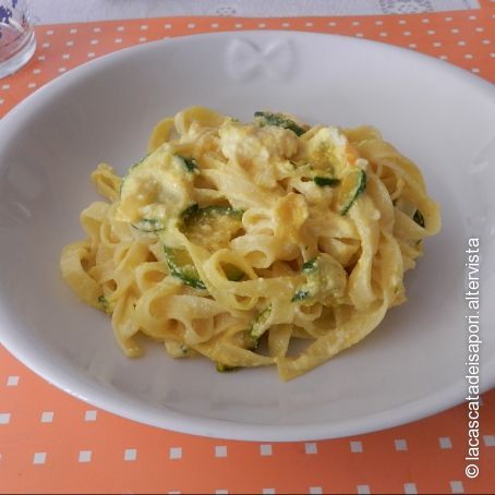 Tagliatelle cremose alle zucchine