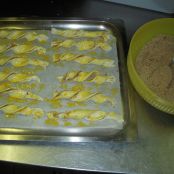 Grissini di pasta sfoglia con le noci al profumo di cannella e vaniglia - Tappa 3