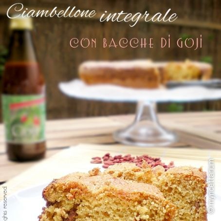 Ciambellone integrale con bacche di Goji