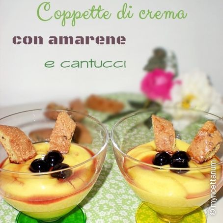 Coppette di crema con amarene e cantucci